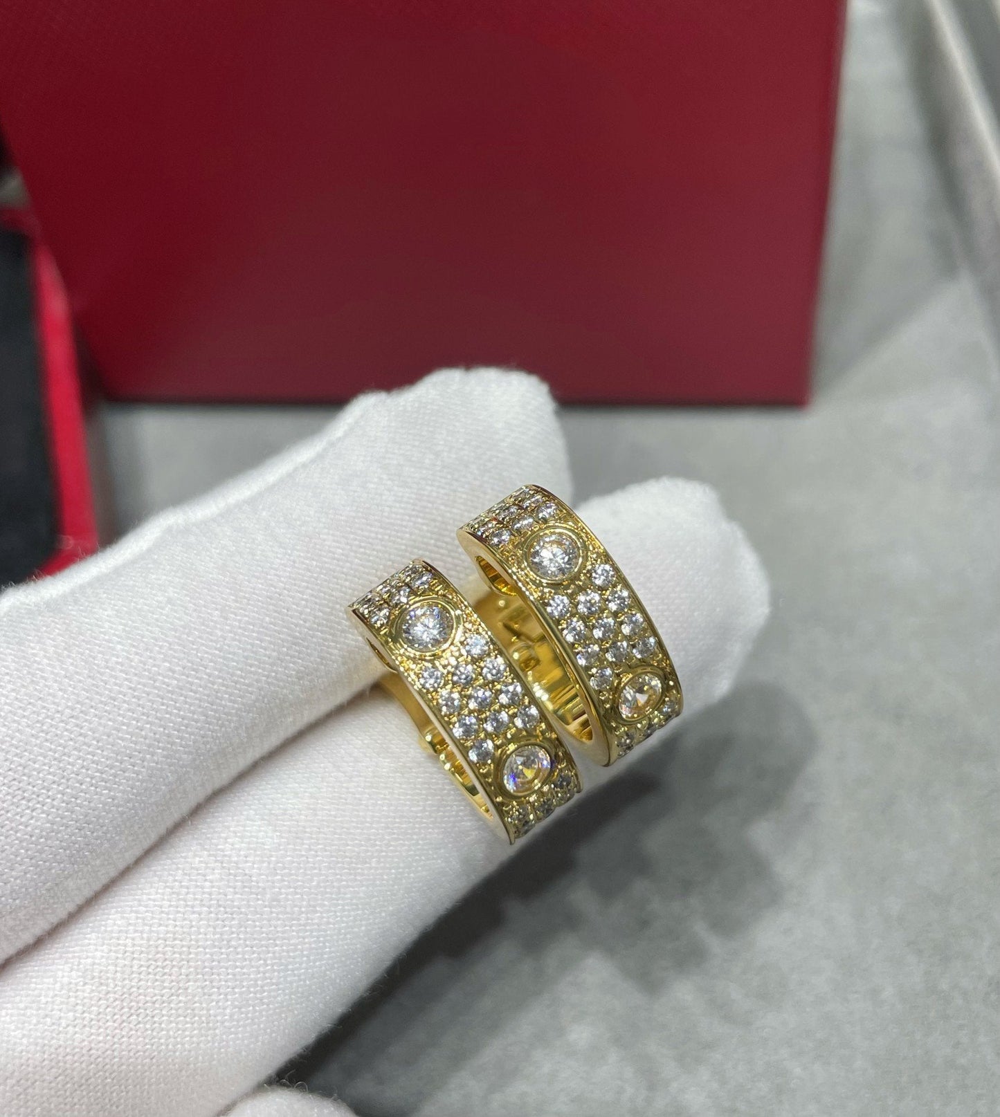 Pomuse LOVE 5.5MM DIAMOND PAVED EARRINGS