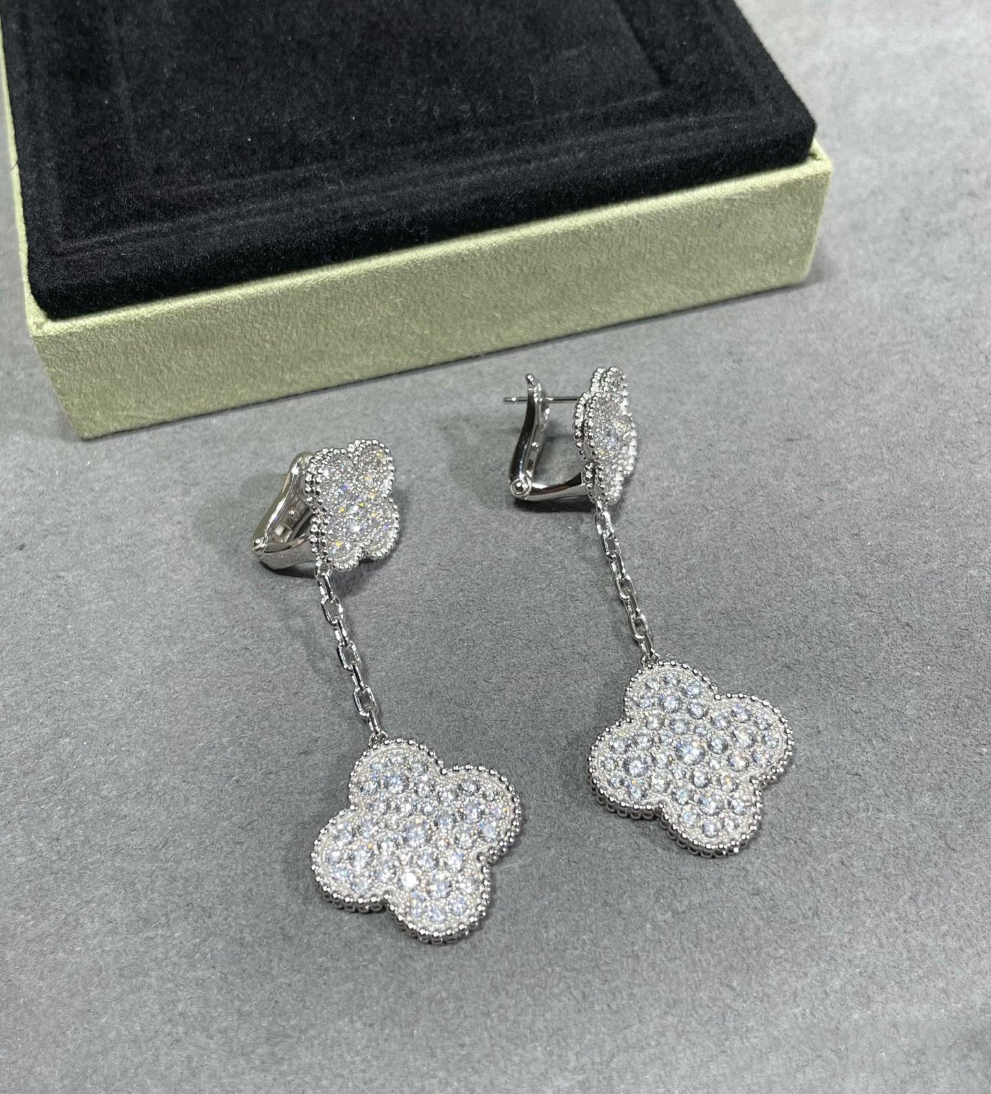 Pomuse CLOVER 2 MOTIFS DIAMOND PAVED SILVER EARRINGS