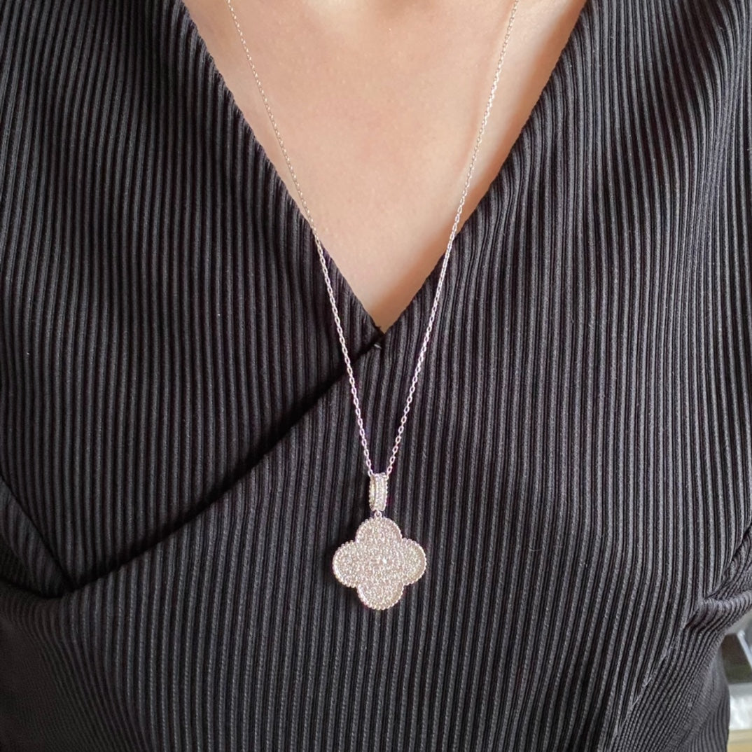 Pomuse CLOVER 25MM LARGE PEDANT DIAMOND PAVED LONG NECKLACE