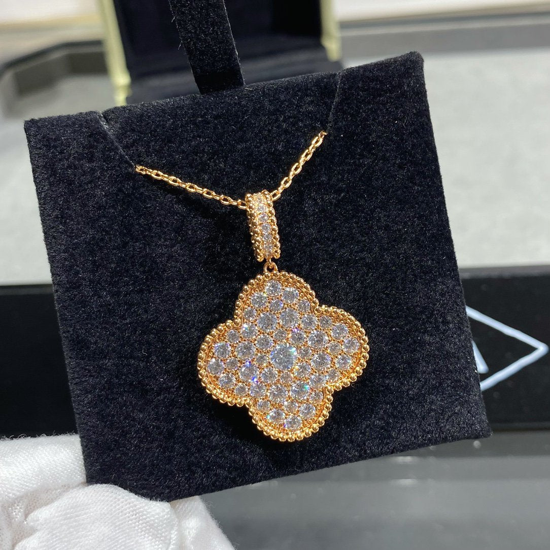 Pomuse CLOVER 25MM LARGE PEDANT DIAMOND PAVED LONG NECKLACE