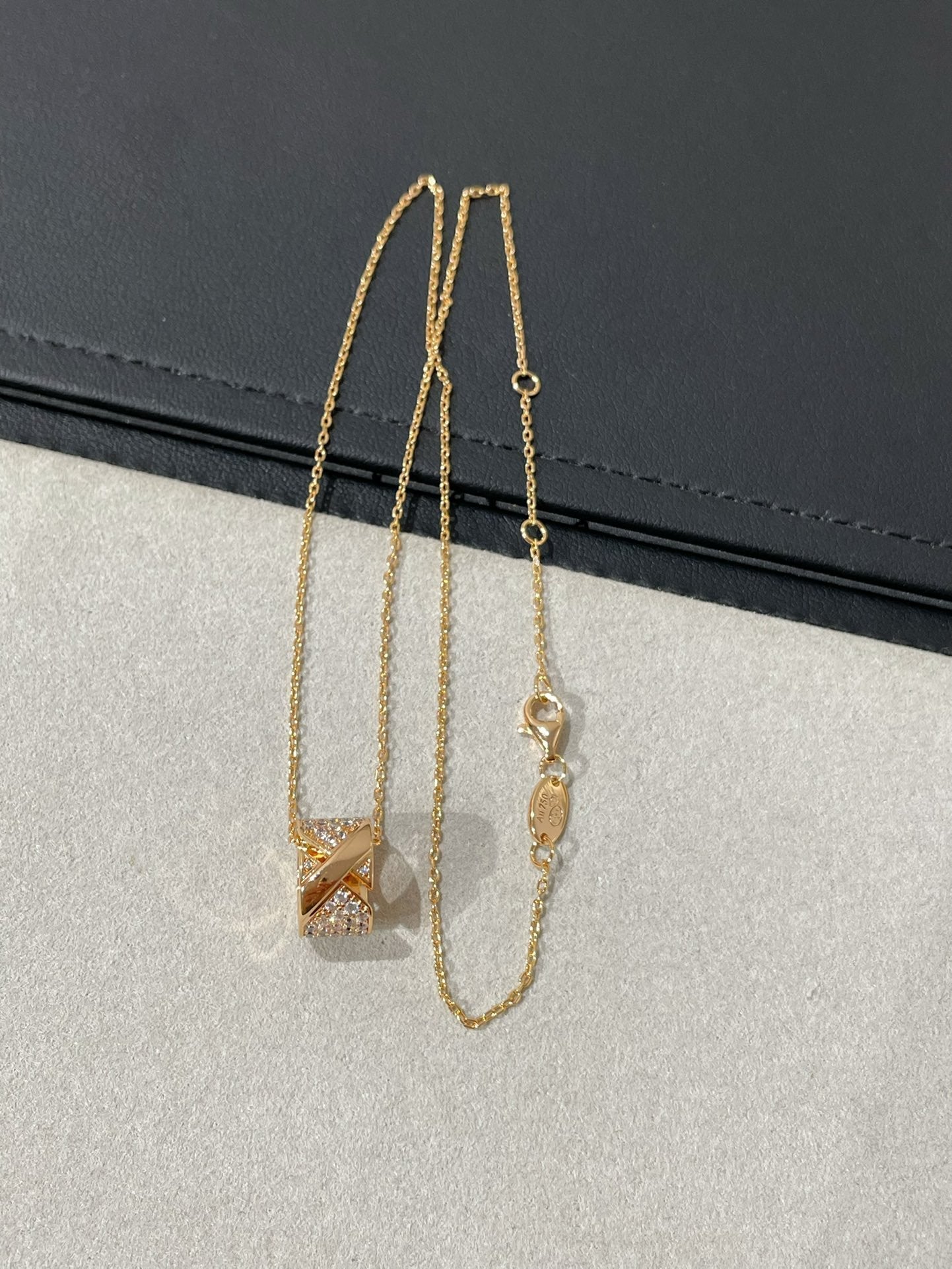 Pomuse LIENS EVIDENCE DIAMOND PAVED NECKLACE