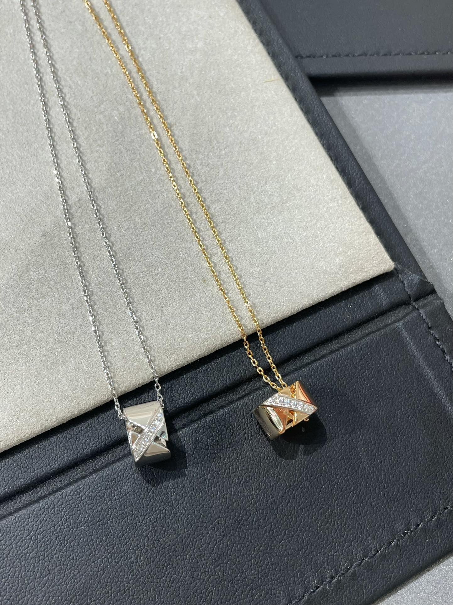 Pomuse LIENS EVIDENCE DIAMOND NECKLACE