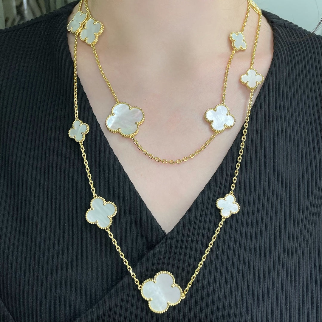 Pomuse CLOVER 16 MOTIF WHITE MOP GOLD NECKLACE
