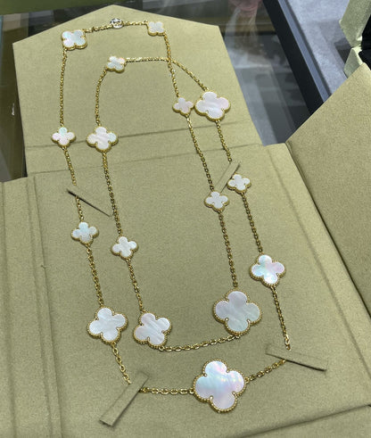 Pomuse CLOVER 16 MOTIF WHITE MOP GOLD NECKLACE