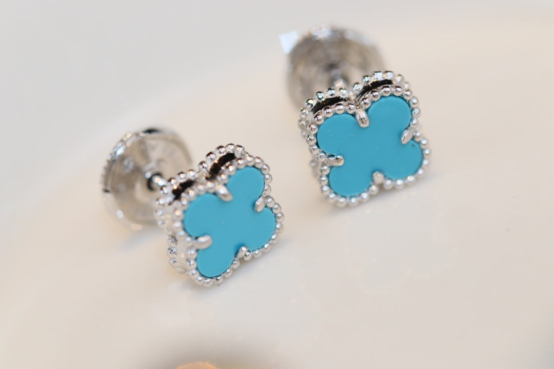 Pomuse CLOVER MINI TURQUOISE SILVER STUD EARRINGS