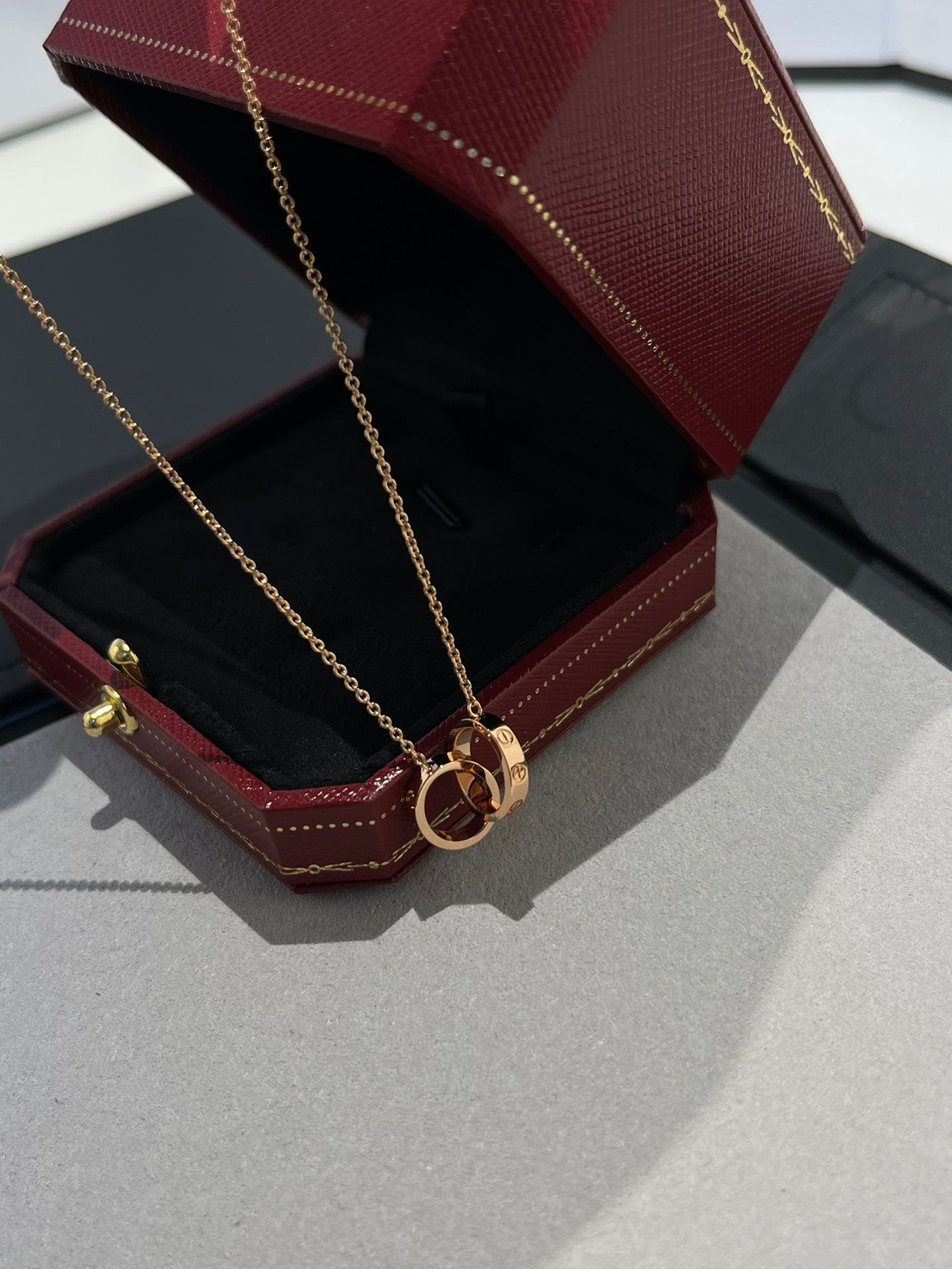 Pomuse LOVE NECKLACE DOUBLE RING PINK GOLD