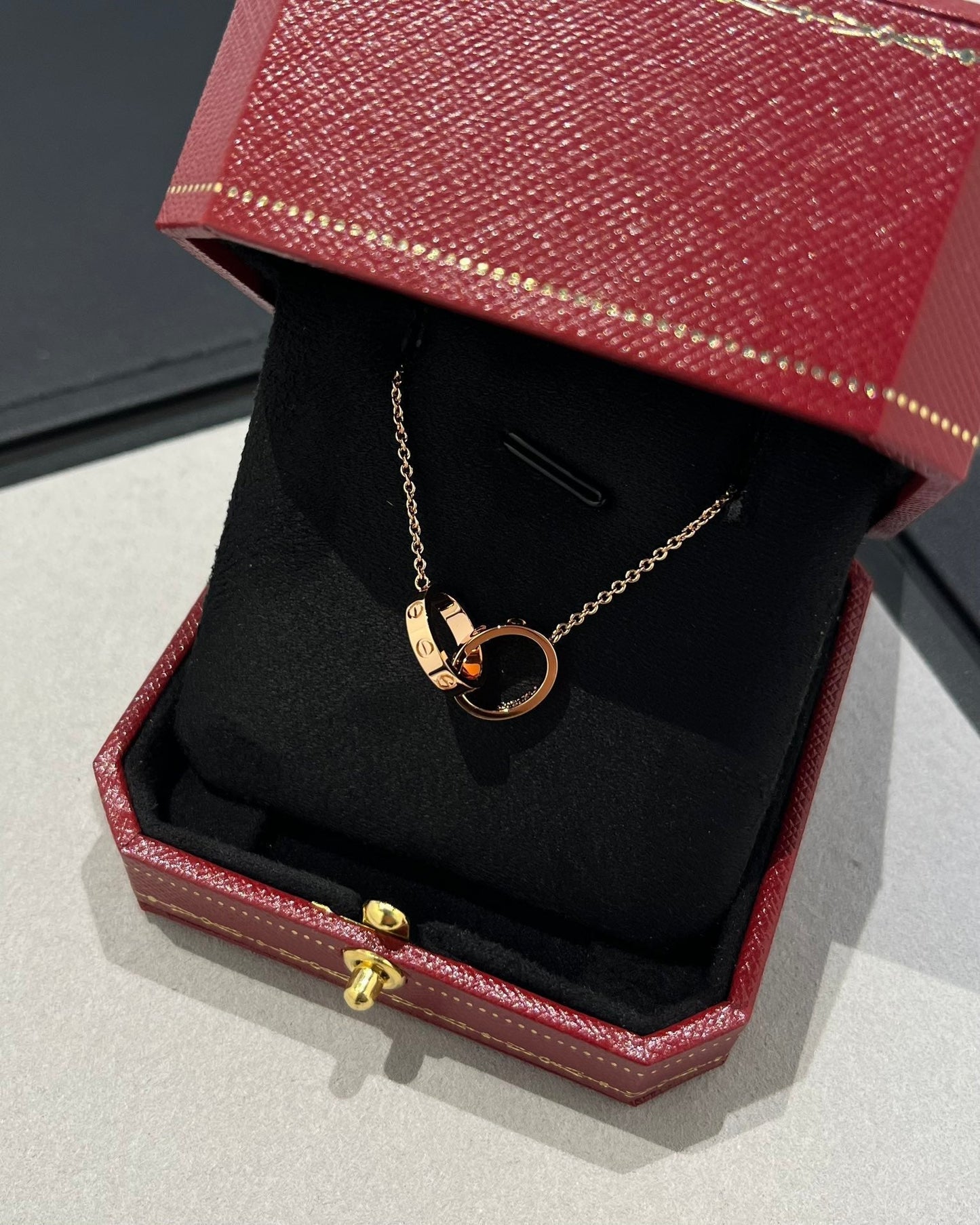 Pomuse LOVE NECKLACE DOUBLE RING PINK GOLD