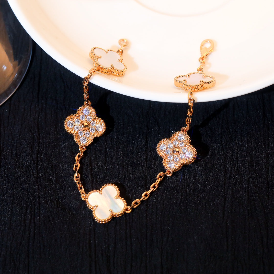 Pomuse CLOVER BRACELET 5 MOTIF WHITE MOP DIAMOND