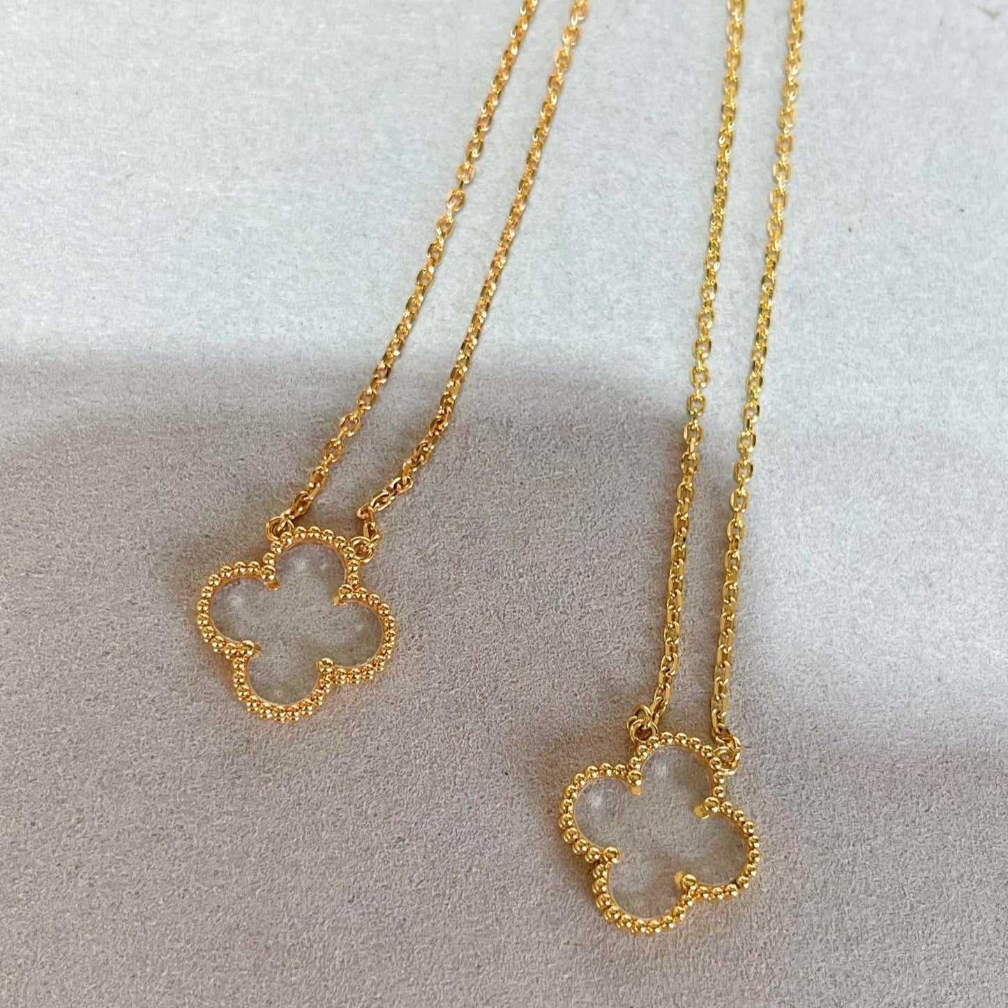Pomuse CLOVER ROCK CRYSTAL ROSE GOLD NECKLACE