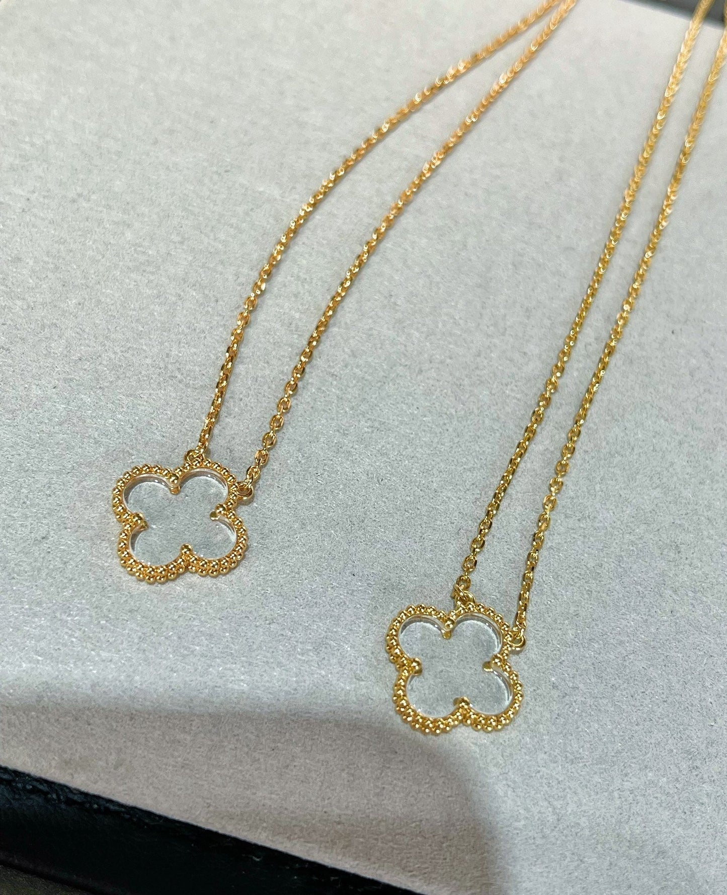 Pomuse CLOVER ROCK CRYSTAL ROSE GOLD NECKLACE
