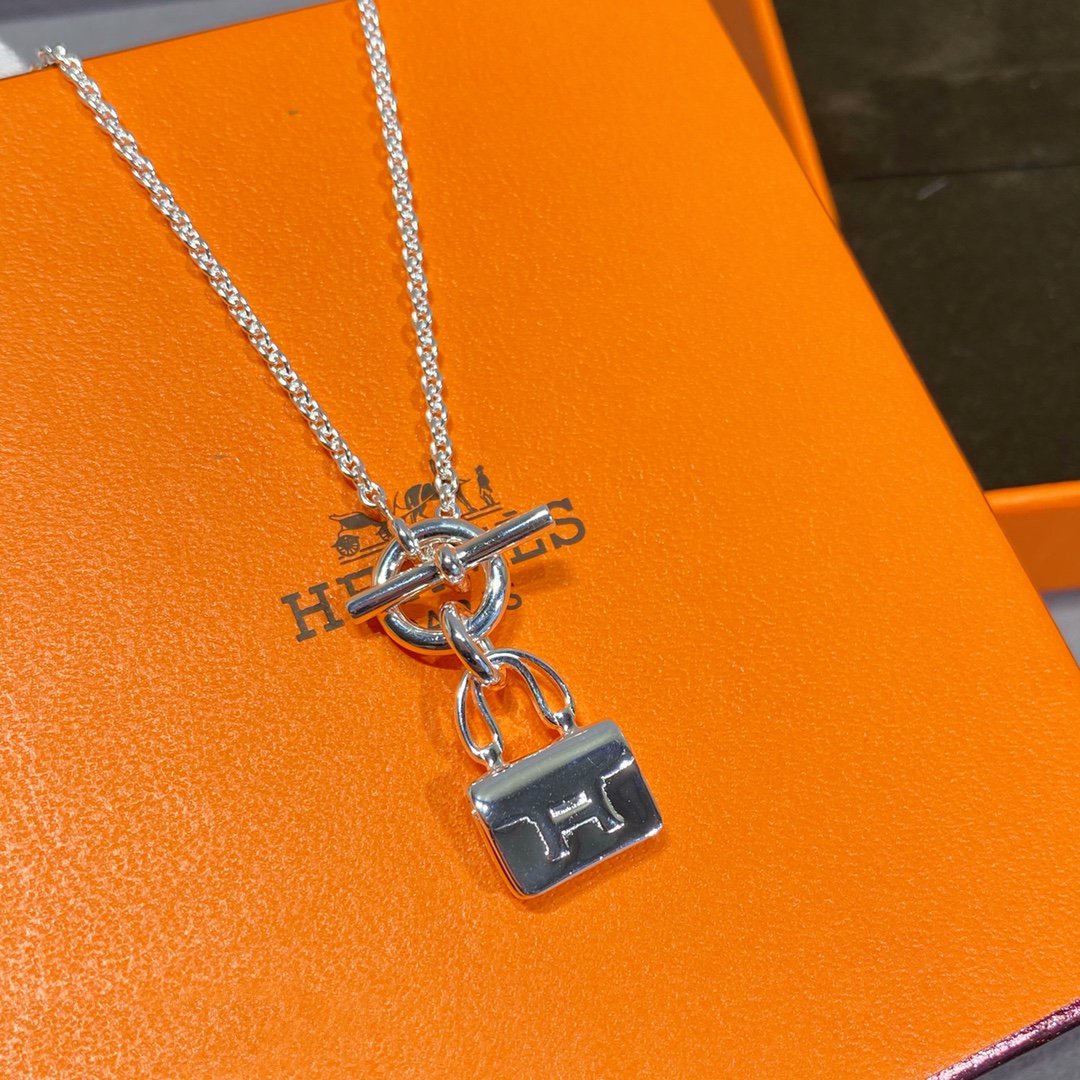 Pomuse CONSTANCE PEDANT SILVER NECKLACE