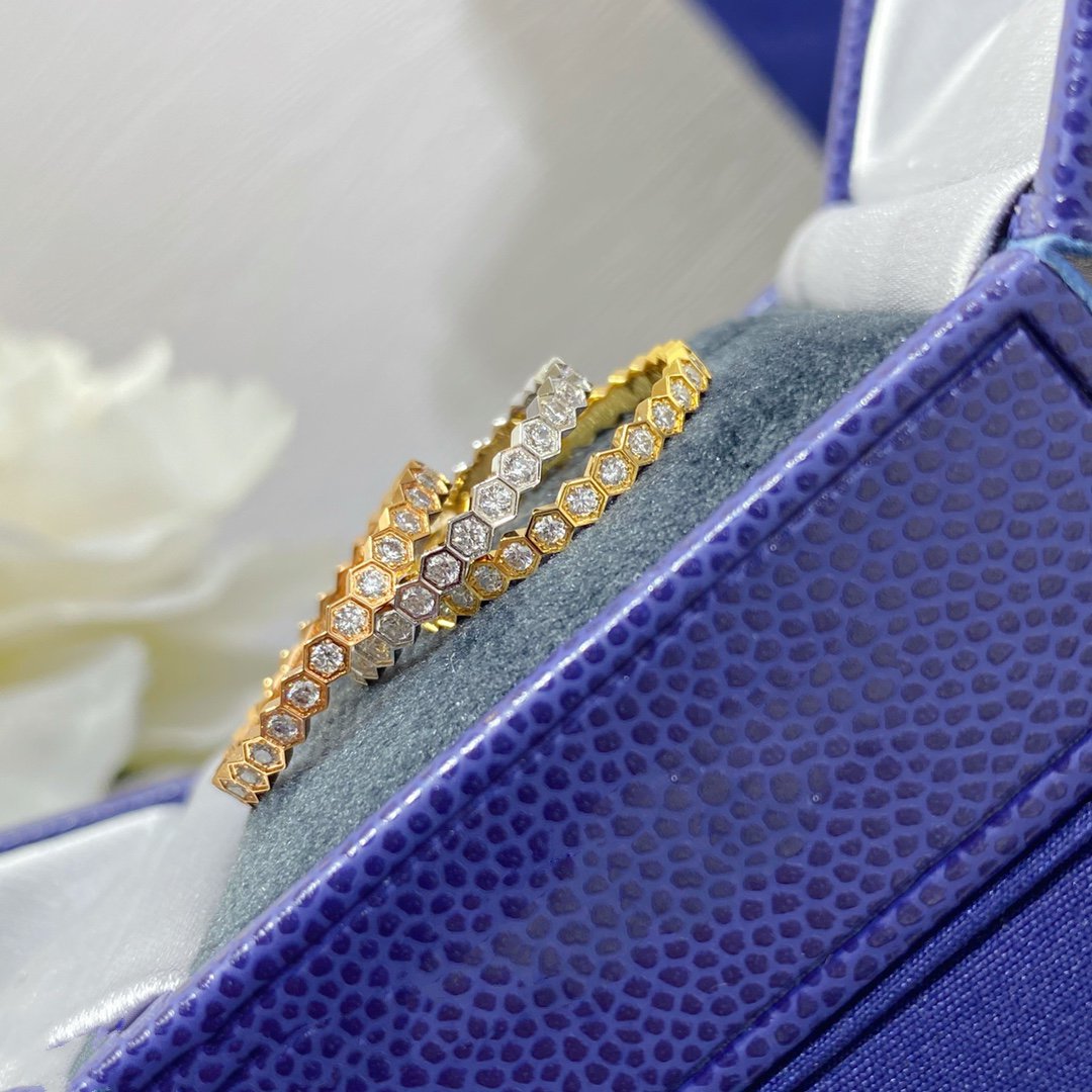 Pomuse BEE LOVE DIAMOND PAVED SMALL RING