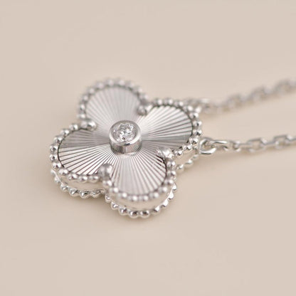 Pomuse CLOVER  15MM DIAMOND LASER NECKLACE SILVER