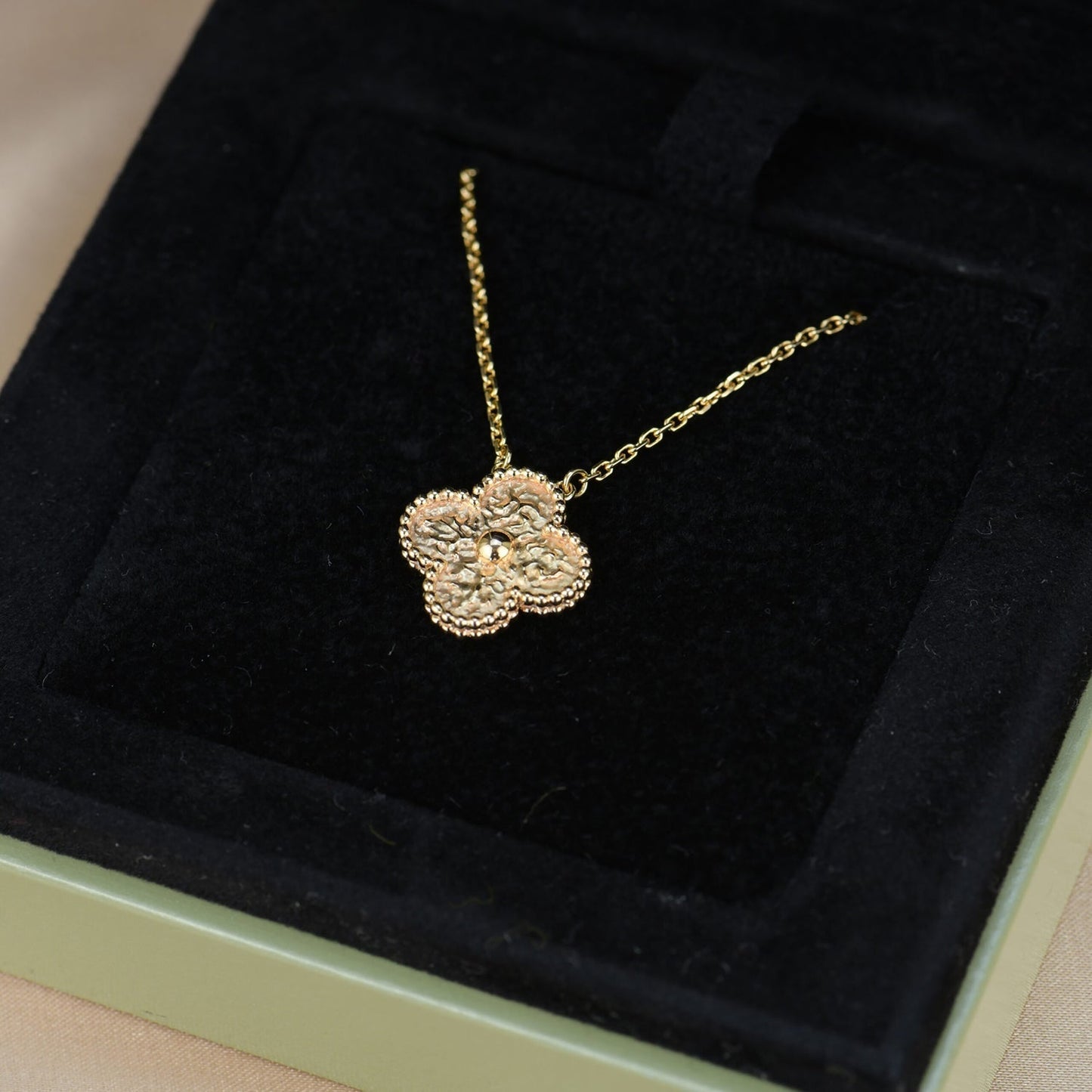 Pomuse CLOVER 15MM  BRONZING NECKLACE