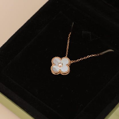 Pomuse CLOVER 15MM DIAMOND WHITE FRITILLARIA NECKLACE