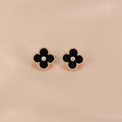 Pomuse CLOVER MEDIUM 1 MOTIFS ONYX DIAMOND EARRINGS