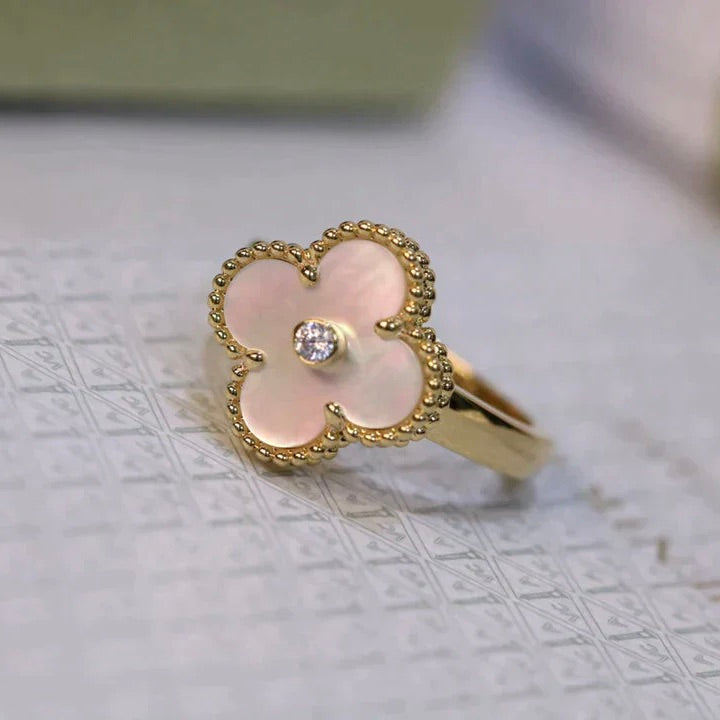 Pomuse CLOVER PINK MOP RING GOLD DIAMOND