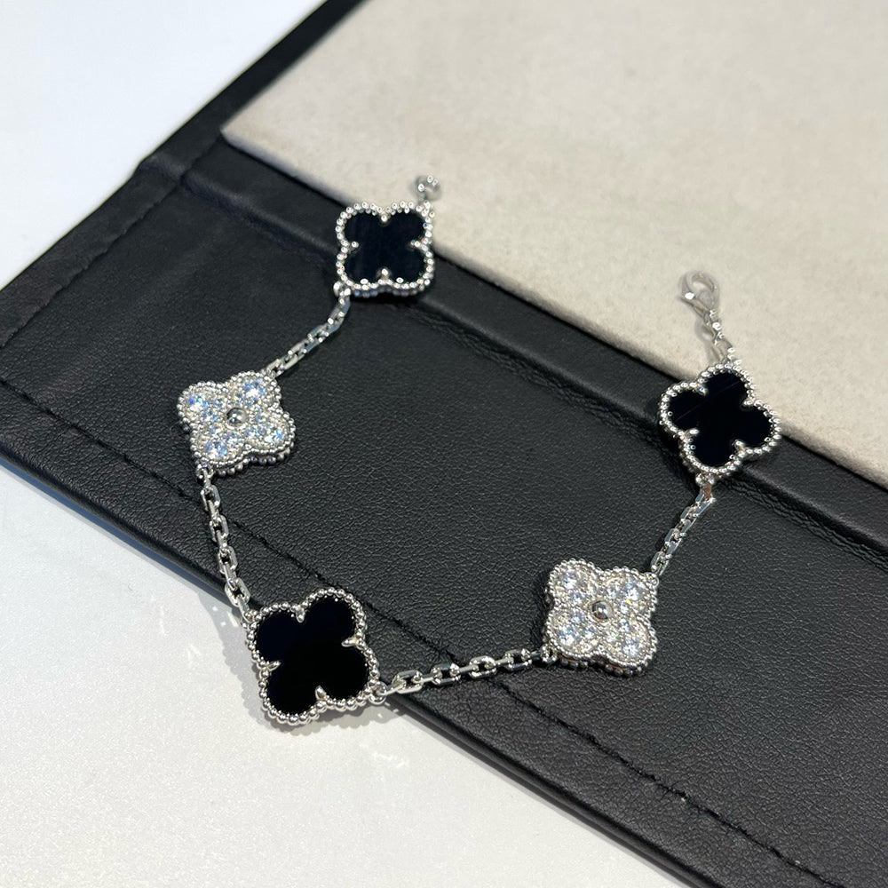 Pomuse CLOVER 5 MOTIF ONYXS DIAMOND BRACELET SILVER