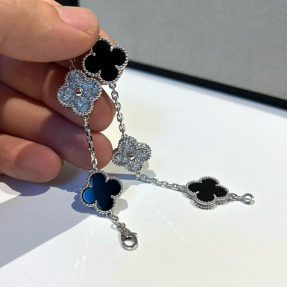 Pomuse CLOVER 5 MOTIF ONYXS DIAMOND BRACELET SILVER