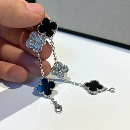 Pomuse CLOVER 5 MOTIF ONYXS DIAMOND BRACELET SILVER