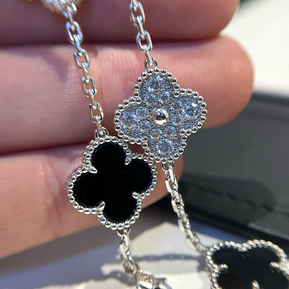 Pomuse CLOVER 5 MOTIF ONYXS DIAMOND BRACELET SILVER