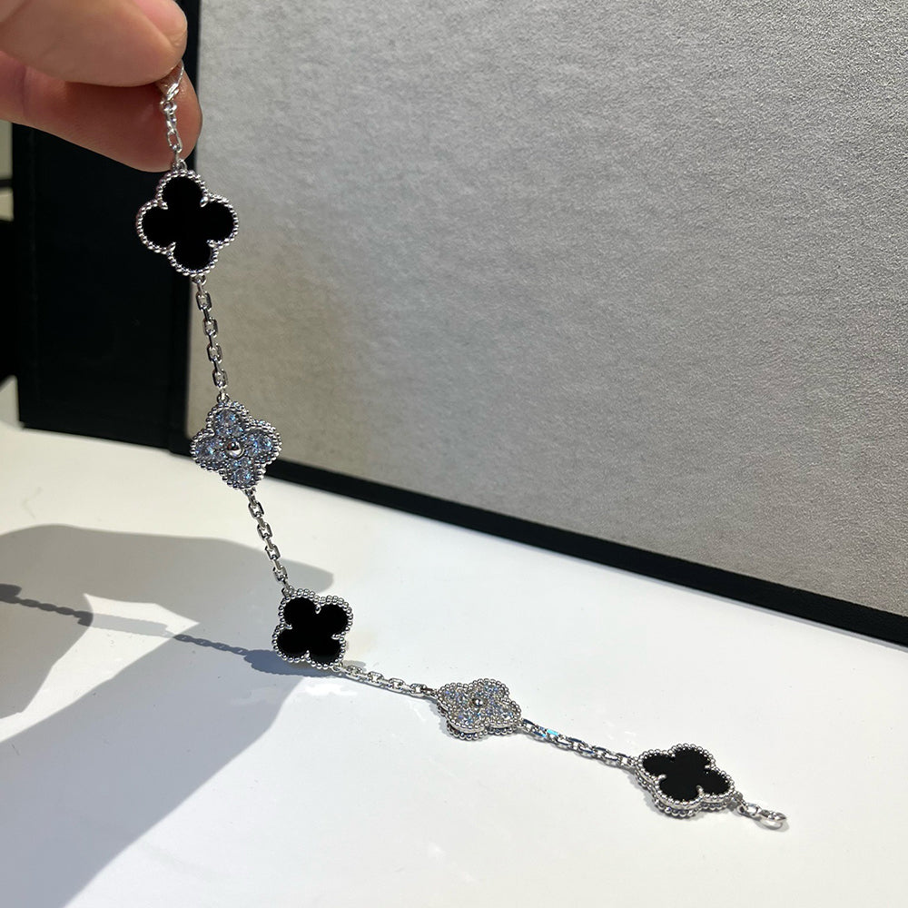 Pomuse CLOVER 5 MOTIF ONYXS DIAMOND BRACELET SILVER