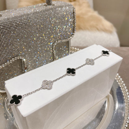 Pomuse CLOVER 5 MOTIF ONYXS DIAMOND BRACELET SILVER