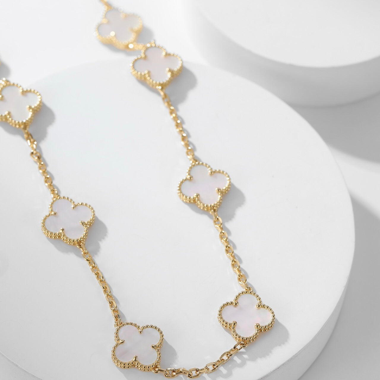 Pomuse CLOVER 10 MOTIFS WHITE MOTHER OF PEARL NECKLACE