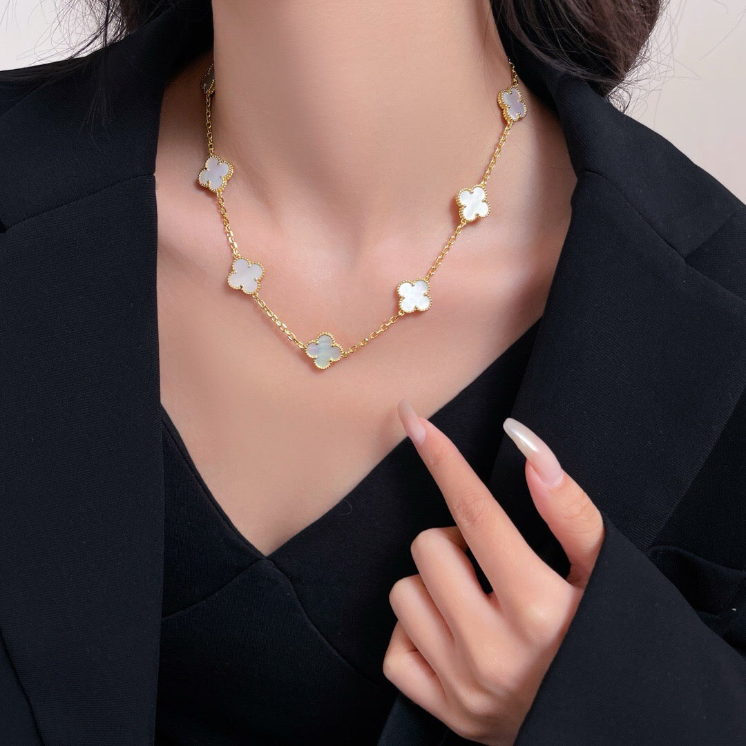 Pomuse CLOVER 10 MOTIFS WHITE MOTHER OF PEARL NECKLACE