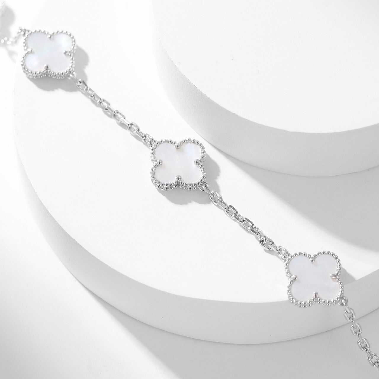 Pomuse CLOVER 10 MOTIFS WHITE MOTHER OF PEARL NECKLACE