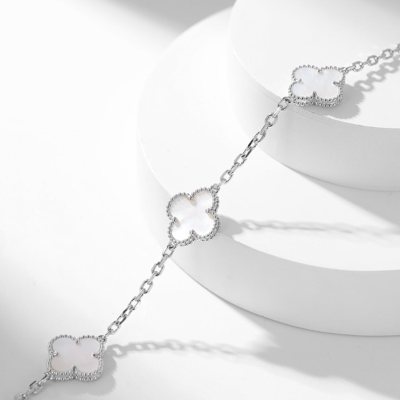 Pomuse CLOVER 10 MOTIFS WHITE MOTHER OF PEARL NECKLACE