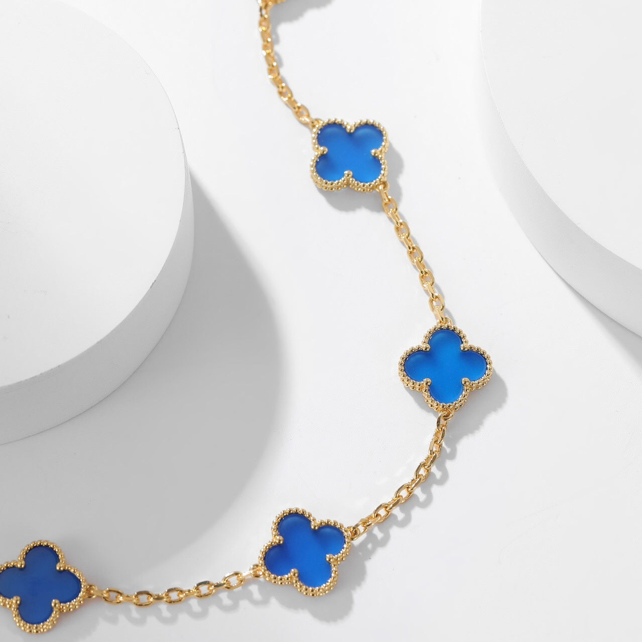 Pomuse CLOVER 10 MOTIFS BLUE AGATE NECKLACE