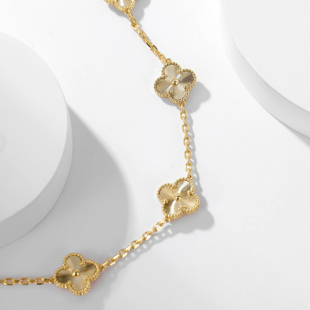 Pomuse CLOVER 10 MOTIFS LASER NECKLACE