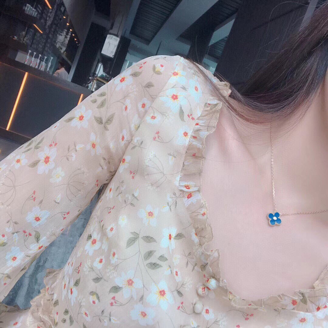Pomuse CLOVER 15MM DIAMOND AND BLUE AGATE NECKLACE