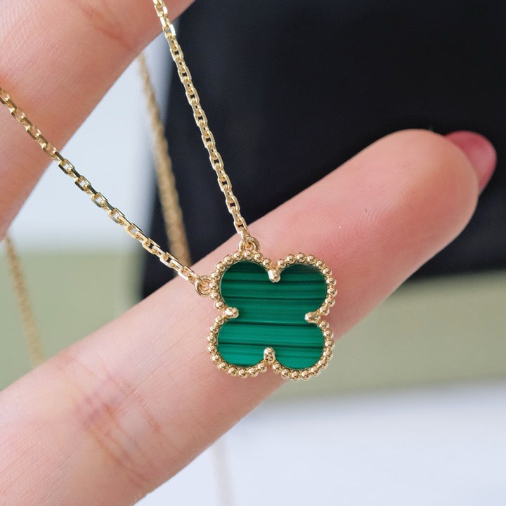 Pomuse CLOVER 15MM MALACHITE SINGLE FLOWER  NECKLACE