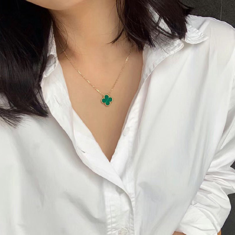 Pomuse CLOVER 15MM MALACHITE SINGLE FLOWER  NECKLACE