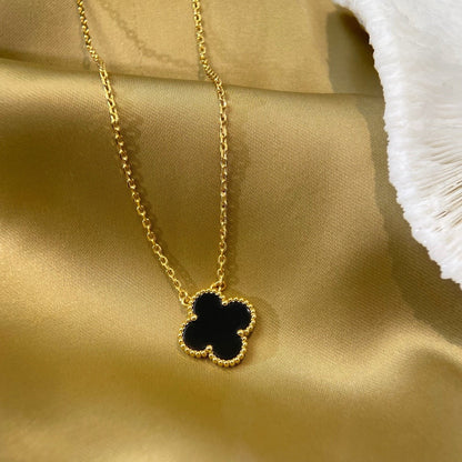 Pomuse CLOVER 15MM BLACK ONYX SINGLE FLOWER NECKLACE