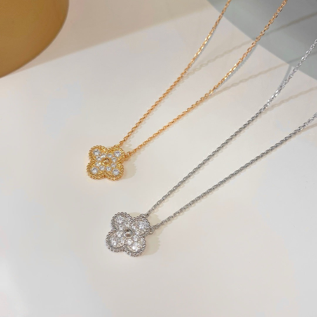 Pomuse CLOVER 15MM DIAMOND SINGLE FLOWER NECKLACE