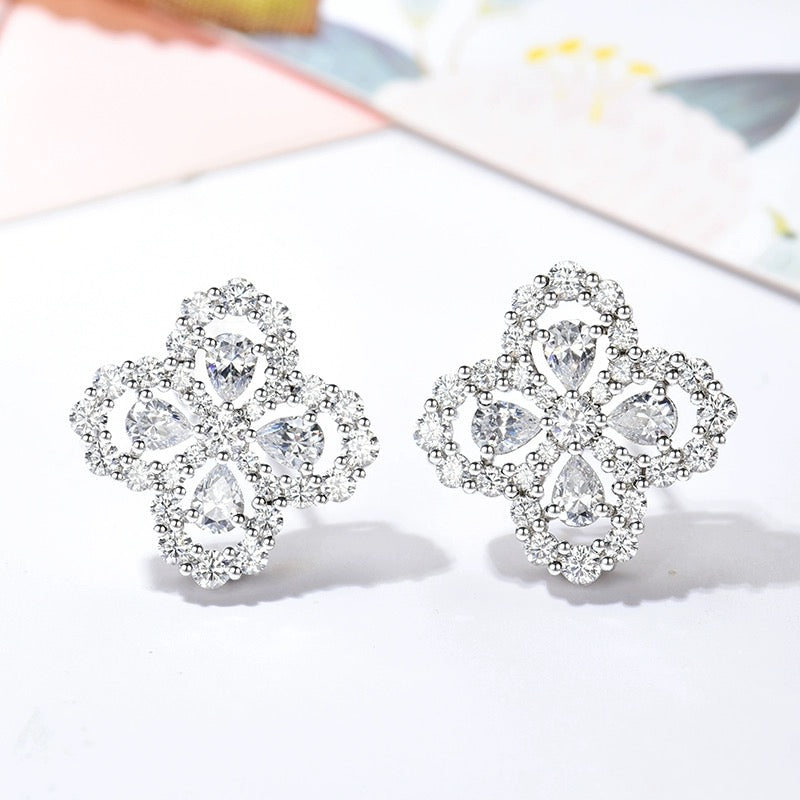 Pomuse LOOP EARRINGS FULL MOTIF DIAMOND 16MM SILVE