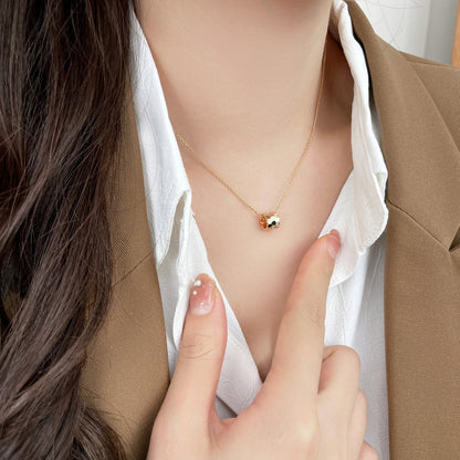 Pomuse BEE MINI PEDANT DIAMOND NECKLACE