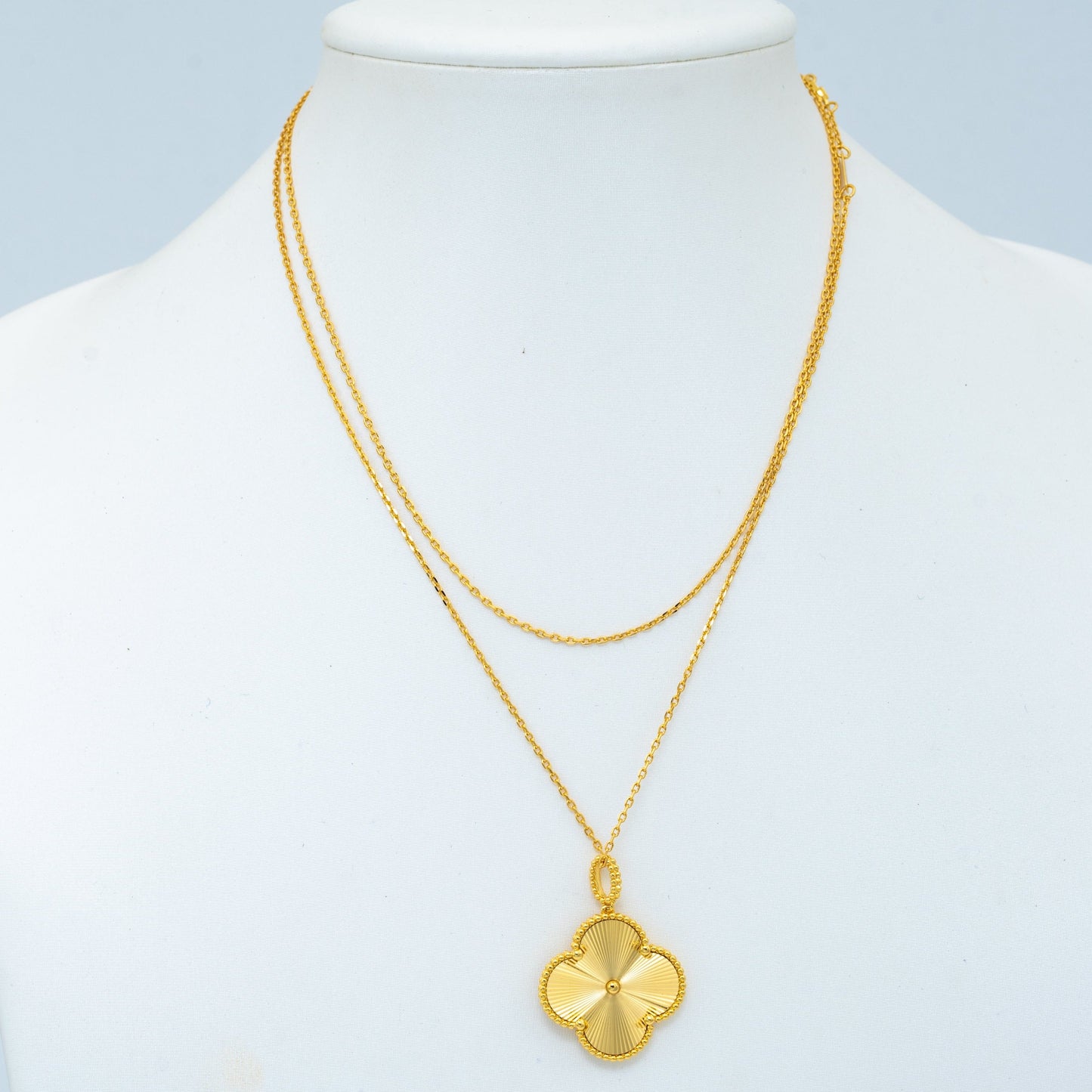 Pomuse CLOVER 25MM PEDANT NECKLACE GOLD
