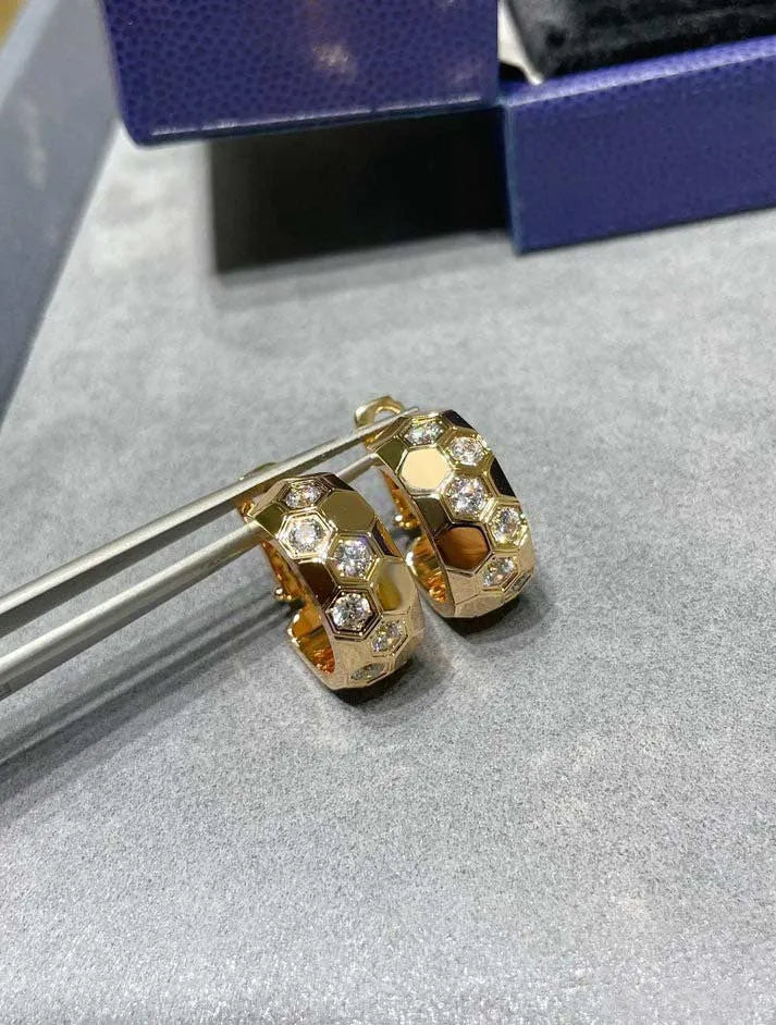 Pomuse BEE LOVE DIAMOND HOOP EARRINGS