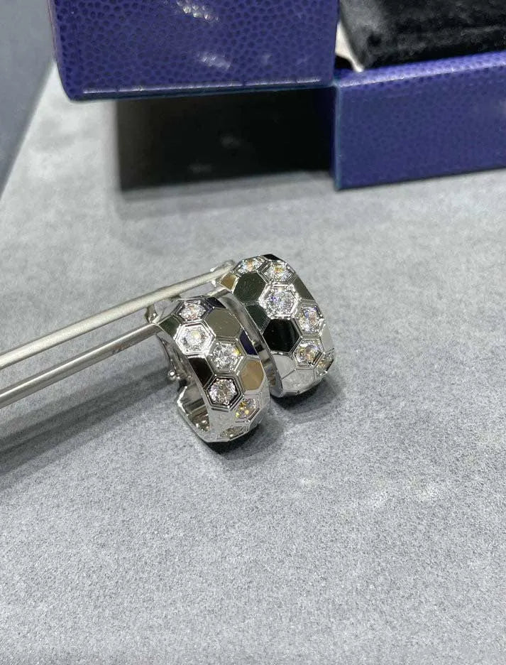 Pomuse BEE LOVE DIAMOND HOOP EARRINGS