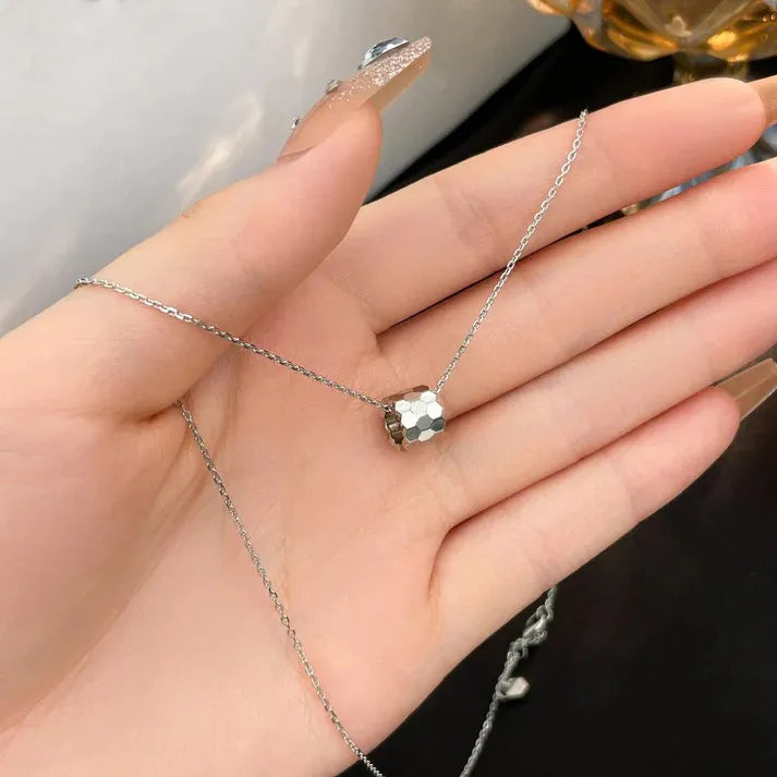 Pomuse BEE MINI NECKLACE