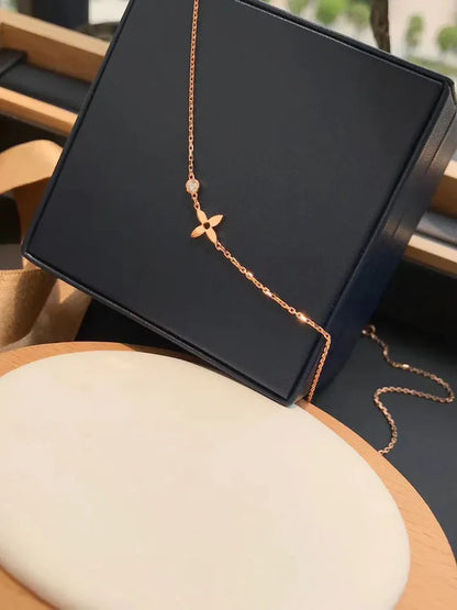 Pomuse BLOSSOM PENDANT PINK GOLD AND DIAMOND