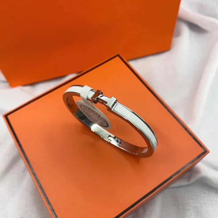 Pomuse CLASSIC H CLIC WHITE 8MM ENAMEL BRACELET