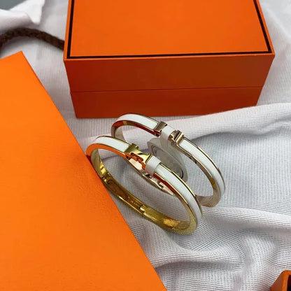 Pomuse CLASSIC H CLIC WHITE 8MM ENAMEL BRACELET