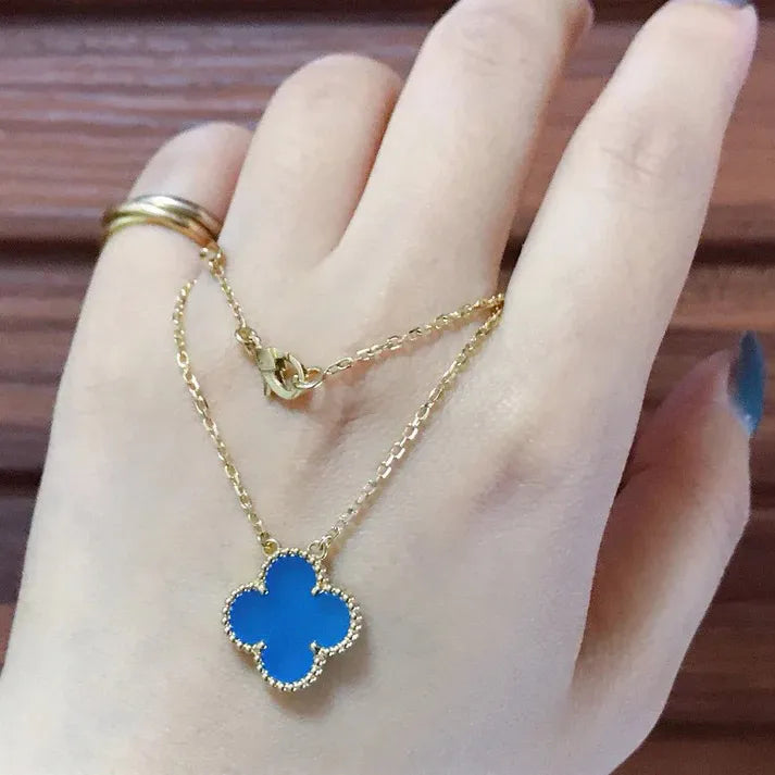 Pomuse CLOVER 15MM BLUE AGATE NECKLACE