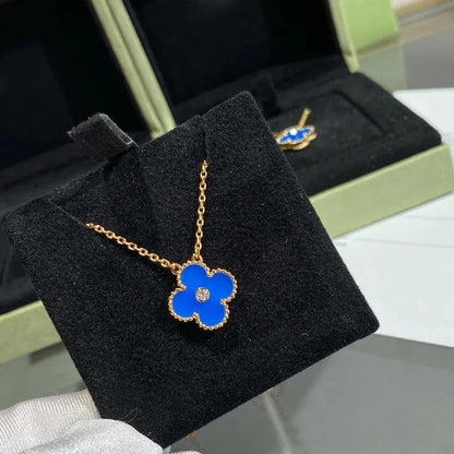 Pomuse CLOVER 15MM DIAMOND AND BLUE AGATE NECKLACE