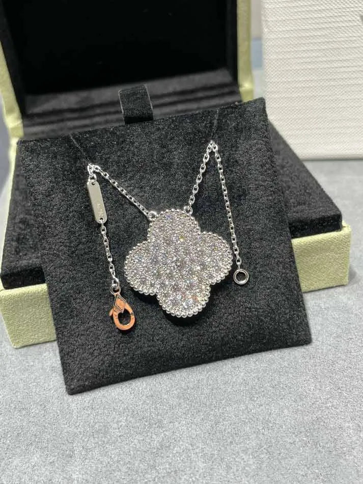 Pomuse CLOVER 25MM LARGE PENDANT DIAMOND PAVED SILVER NECKLACE